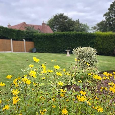 Adorable 2 Bedroom Countryside Guesthouse Broome  Exteriör bild